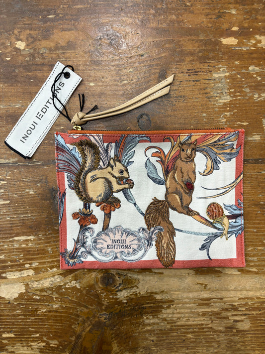 Vyšívaná taštička